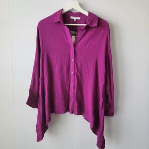 Ro & De Button Up  Long Sleeve Shark Bite Hem Blouse size S